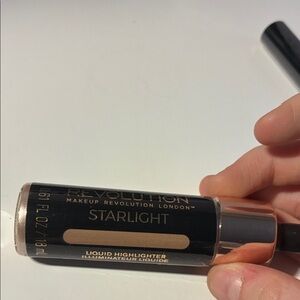 Makeup Revolution Starlight Liquid Highlighter - Champagne